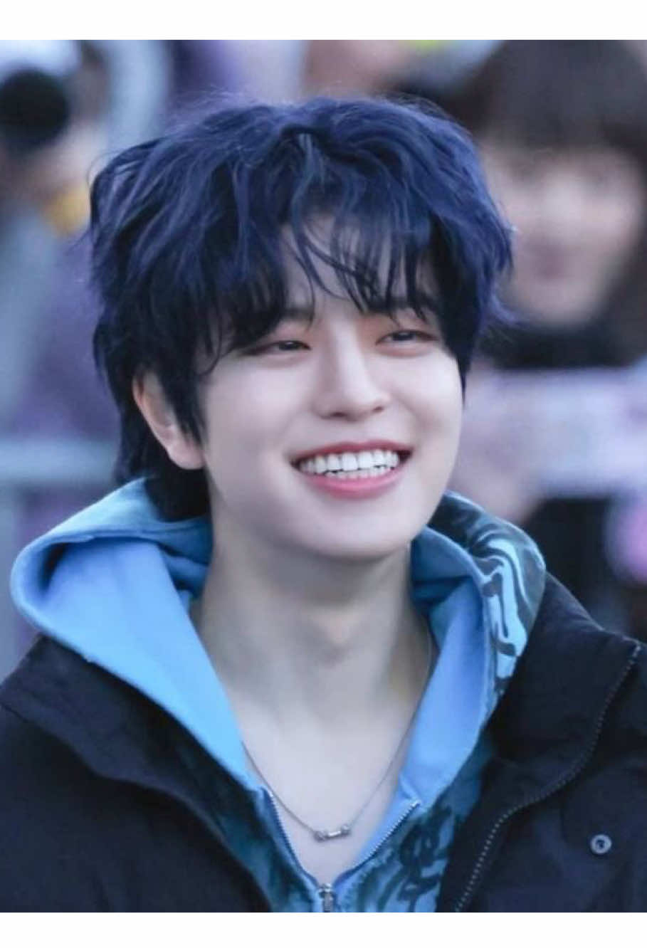 I’m sorry but like his smile makes me go AWHHHHHH || #seungmin #straykids #blowthisup #viral #softedit 