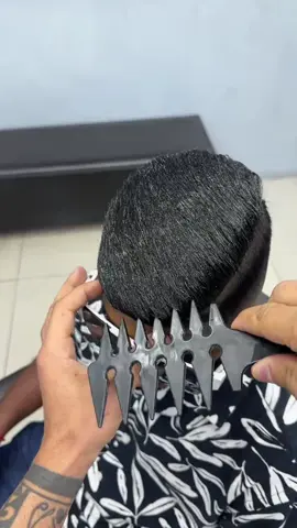 SJJ Hairspray 2-in-1 Pria: satu semprotan untuk gaya rapi dan tahan lama, 24 jam bikin lookmu tetap keren!🚀#promomakangajian #24hours #longlasting#haircut 