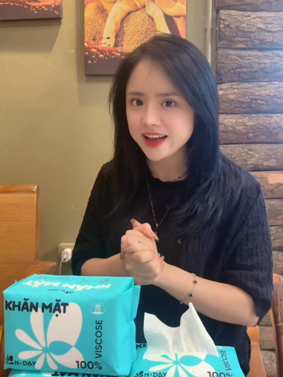 KHĂN MẶT ĐA NĂNG DÙNG 1 LẦN N.DAY – SẠCH MỖI NGÀY, AN TÂM MỖI PHÚT ✨ Mô tả sản phẩm: Khăn mặt dùng 1 lần NDAY là giải pháp chăm sóc da mặt hiện đại, tiện lợi và vệ sinh tối ưu cho cuộc sống bận rộn. Sản phẩm được làm từ vải không dệt cao cấp, mềm mịn, thấm hút tốt và không gây kích ứng da – kể cả với làn da nhạy cảm.#KhănMặtDùngMộtLần ##KhănMặtĐaNăngDùngMộtLần#KhănMặtKhô #KhănMặtDuLịch #KhănMặtSpa #KhănMặtTiệnLợi #KhănMặtVệSinh #ReviewKhănMặt #KhănMặtTrangĐiểm #KhănMặtSkincare #KhănMặtTẩyTrang #N_Day#NewDaystore