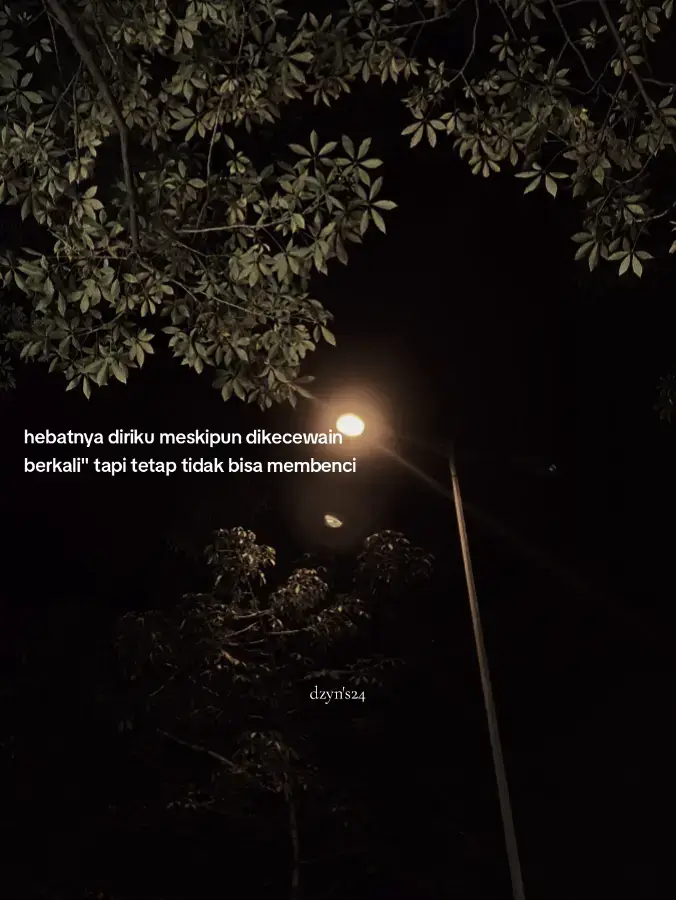 Bahan-bahan: 300 gram cincau hitam, potong dadu atau serut 1 liter santan kelapa atau 600 ml susu cair Es batu secukupnya  Bahan sirup gula merah: 140-250 gram gula merah 150 ml air bersih 1 lembar daun pandan Sejumput garam (opsional)  Cara membuat: Buat sirup gula merah: Masak gula merah, air, daun pandan, dan garam hingga mendidih dan gula larut. Saring air gula agar bersih, lalu dinginkan. Buat kuah santan/susu: Rebus santan atau susu cair dengan daun pandan hingga mendidih. Aduk terus agar santan tidak pecah, lalu dinginkan. Sajikan: Siapkan gelas saji. Masukkan cincau yang sudah dipotong-potong, tuang sirup gula merah, lalu tambahkan kuah santan atau susu. Hidangkan: Tambahkan es batu secukupnya. Es cincau gula merah siap dinikmati.  Variasi es cincau lainnya Es Cincau Cappuccino: Campurkan serutan cincau dengan minuman bubuk rasa kapucino, kental manis, dan es batu. Es Cincau Susu: Ganti santan dengan susu cair atau susu kental manis untuk rasa yang lebih creamy. Es Cincau Milo: Padukan cincau dengan bubuk Milo, air panas, dan susu full cream. Es Cincau Kelapa: Tambahkan nata de coco atau daging kelapa muda untuk variasi tekstur dan rasa.  selamat mencoba!! #promomakangajian #galaubrutal 