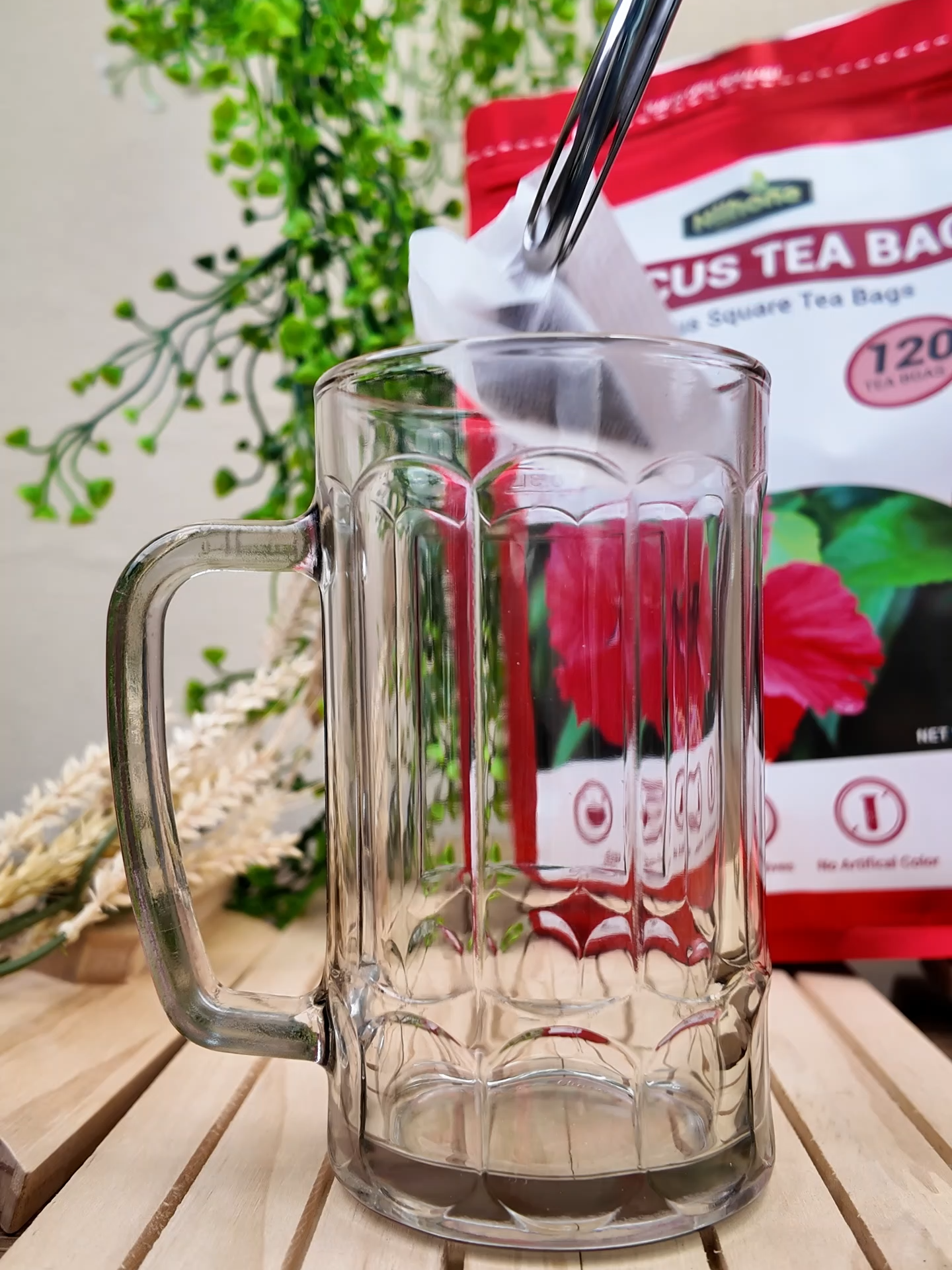 Drink herbal tea daily 🌿 stay balanced, stay well. #hibiscustea #DrinkToYourHealth #HealthyLivingTips #hiihone #WellnessTea L80074