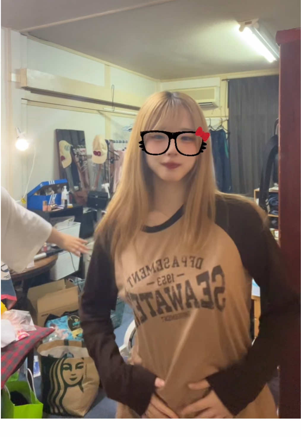 友達横でダンスの練習してる😂 #05 #20歳ママ #子育て #赤ちゃん 