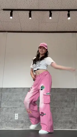 やっとSoda Pop踊れた💚🩷 激かわズボン！ check this pants @Artisans Denim ✅ #pr #MIU #08 #japinoy #fyp 