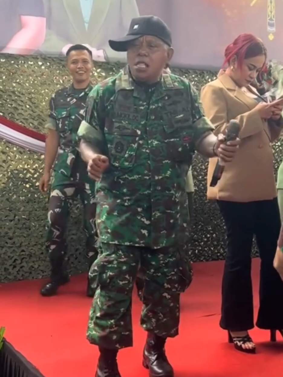 Smangat pak TNI Gaya lagi Tabola bale #tabolabale 