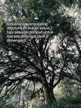 Resep Mie balap gampang Bahan Bahanny: 2 bungkus mie kuning (bisa pakai mie telur/mie basah) 2 butir telur 100 g tauge, cuci bersih 1 batang sawi hijau, potong-potong 2 sdm kecap manis 1 sdm kecap asin 1 sdm saus tiram ½ sdt merica bubuk Garam & gula secukupnya Minyak untuk menumis Bumbu halus: 3 siung bawang putih 4 butir bawang merah 5 buah cabai merah (atau sesuai selera pedas) Cara membuat: 1. Panaskan minyak, tumis bumbu halus sampai harum. 2. Masukkan telur, orak-arik hingga setengah matang. 3. Tambahkan sayuran (sawi & tauge), aduk cepat. 4. Masukkan mie kuning, aduk rata dengan bumbu. 5. Tuangkan kecap manis, kecap asin, saus tiram, garam, gula, dan merica. Aduk dengan api besar agar ada aroma 