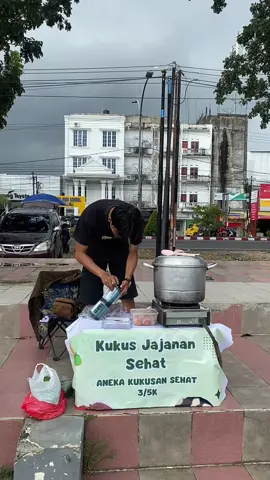 Temen temen semua kukus jajanan sehat udah ready yaaa jadi buat temen temen yang mau jajan boleh langsung datang ke balai buntar sekarang yaaaa #bengkulu #bengkulutiktok #bengkuluhits #bengkulupride #fypbengkulutiktok 