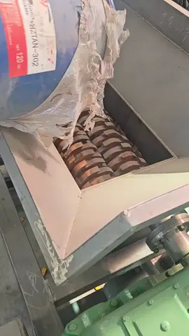 shredder test site #shredder #metal #wood #plastic #cardboard #newspapers #wires #circuitboards #books #rubber #textiles #manufacturer #fyp