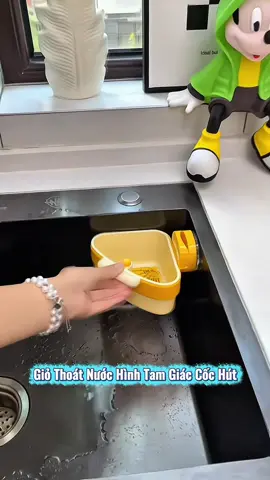 Không chiếm diện tích bồn rửa, không ảnh hưởng đến việc sử dụng bồn rửa và không làm bẩn mặt bàn. Bạn có thể dùng nó để đựng các dụng cụ nhỏ thường dùng. Thoát nước nhanh, sạch sẽ, hợp vệ sinh và rất tiện lợi khi lấy ra!! #tienich #giothoatnuocbonruachen #creatorsearchinsight #thietthuc #jizonguyen 