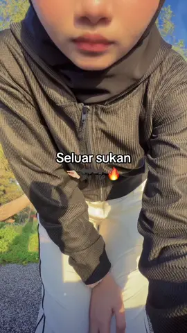 Material kain dia sangat cantik n selesa tak panas ya!!.. Tinggi 151cm berat 48kg ambik saiz M ✨ #pantsrecommendation #seluarsukan #pantsoutfitideas #fyp #olaraga 