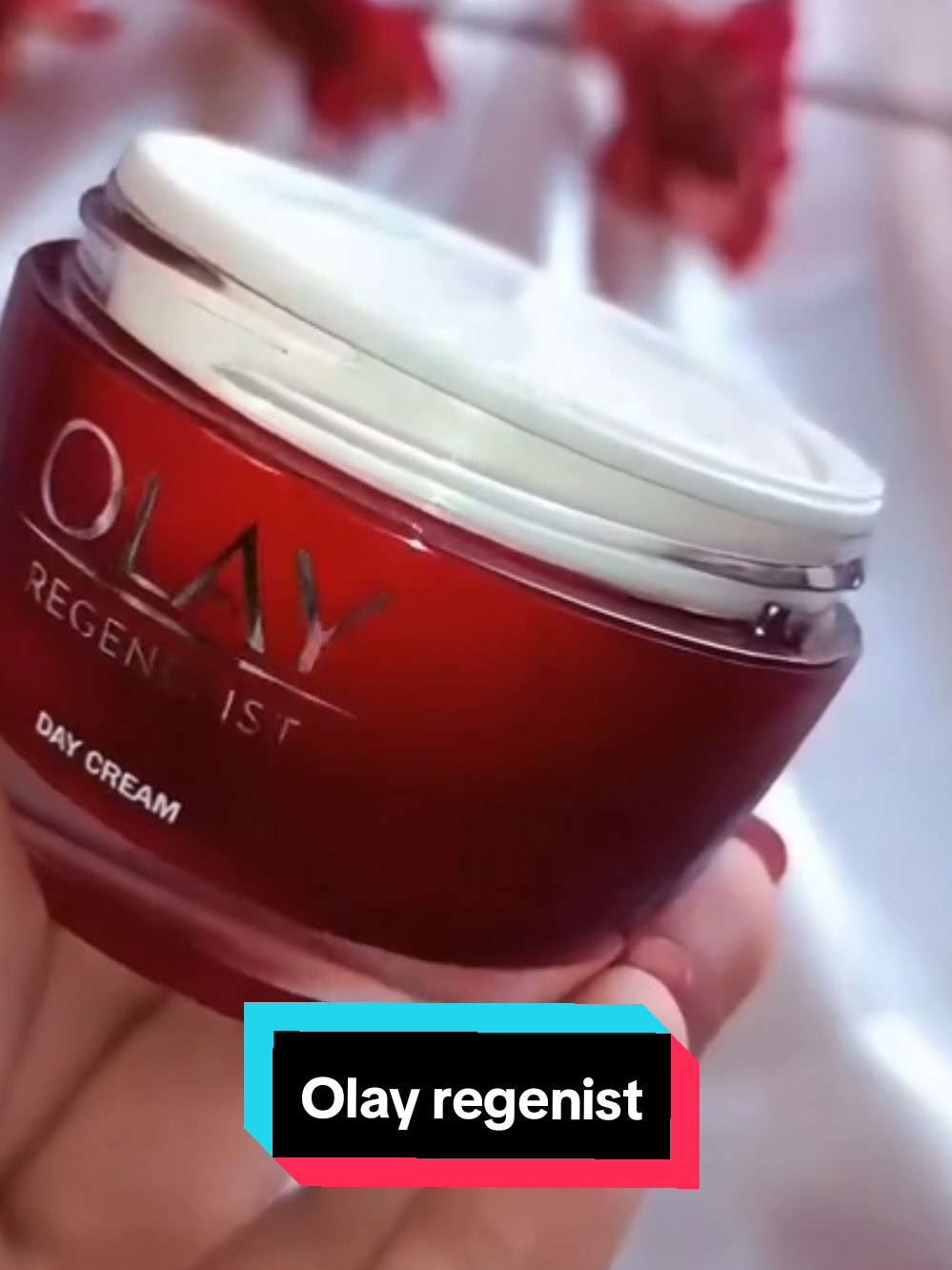 olay regenerist #olayindonesia #skincare #perawatanwajah #krim #creamsiangmalam 