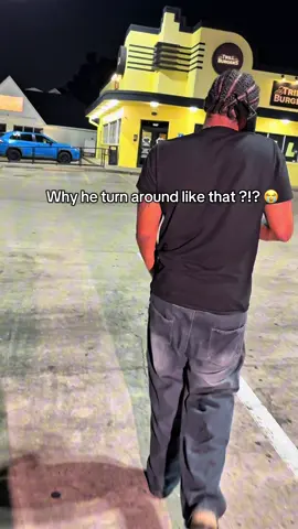 Why he turn around like that ? #evvo huh yeah #aurafarming #CapCut 