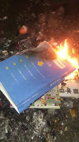 makasih buat 1 tahun kebelakangnya walaupun sebentar makasih karena telah membawaku ke negara impian semua orng mungkin tahun ini tahu yang hampir membuatku jadi orng gila;( tahun dimna kalau aku g layak buat hidup selayaknya hidup,mati matian berusaha biar ga menjadi orng gila takdir yang selalu berpihak kepada antagonis di banding sebalikny planing yang aku siapkn seketika jadi abu;( liat orng sedang berproses aja secara tidak langsung hatiku menangis ke inget dulu gimna proses buat mencapainya setengah mati mungkin sampai disini harapan yang ku buat planing yang aku buat cukup untuk menutup lembaran yang susah payah aku susun🥺 