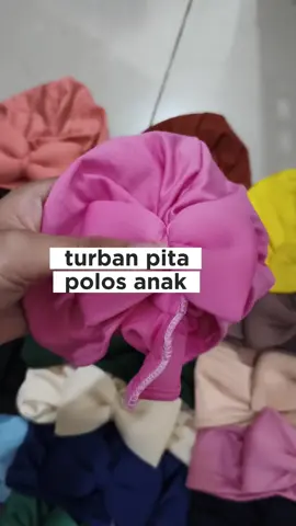 ✨ Manis & simpel ✨ Bandana pita polos anak, bikin si kecil tampil makin cute tanpa ribet 😍 🌸 Bahan nyaman dipakai seharian 🌸 Cocok untuk sehari-hari atau acara spesial Pilih warna favorit si kecil sekarang, yuk! 💕 #belanja #fyp #promo #masukberanda #diskon 