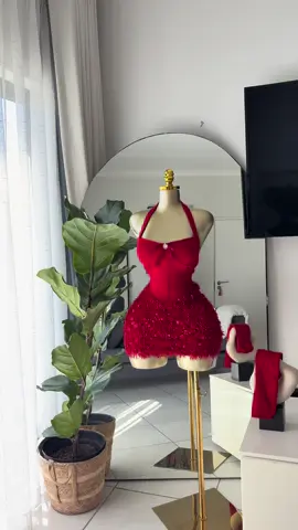 Dress available(High Quality) comes with hand gloves  Size:S,M,L, Price: R850 To place your order, simply send a screenshot of the item you’d like via DM or WhatsApp us at 064 679 6181. Same-day delivery within Cape Town. 1-5 days delivery for orders outside Cape Town. Please note, delivery fees are not included.