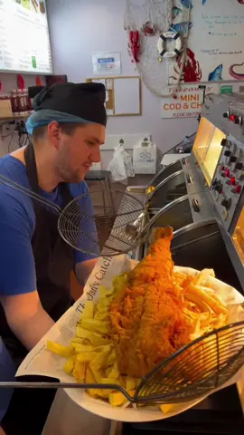 Big fish meal. 📍 Fish&Chips in Minster, Minster, Kent, United Kingdom #fishandchips #ukfood #minster #Foodie #FoodTok 