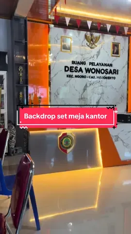 Backdrop set meja kantor 🔥👨🏻‍🏭 #backdropkantor #mejapelayananhpl #mejahpl #backdrop #interiormojokerto 