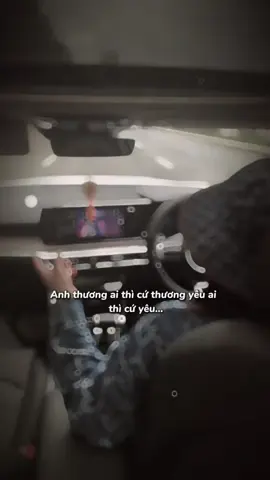 E đã từng vượt qua khoảng khắc tối tăm nhất cuộc đời mình !! Xin lỗi vì đã để a gặp e lúc e mang dáng vẻ ko cần ai ..!!! 🤪🤪 