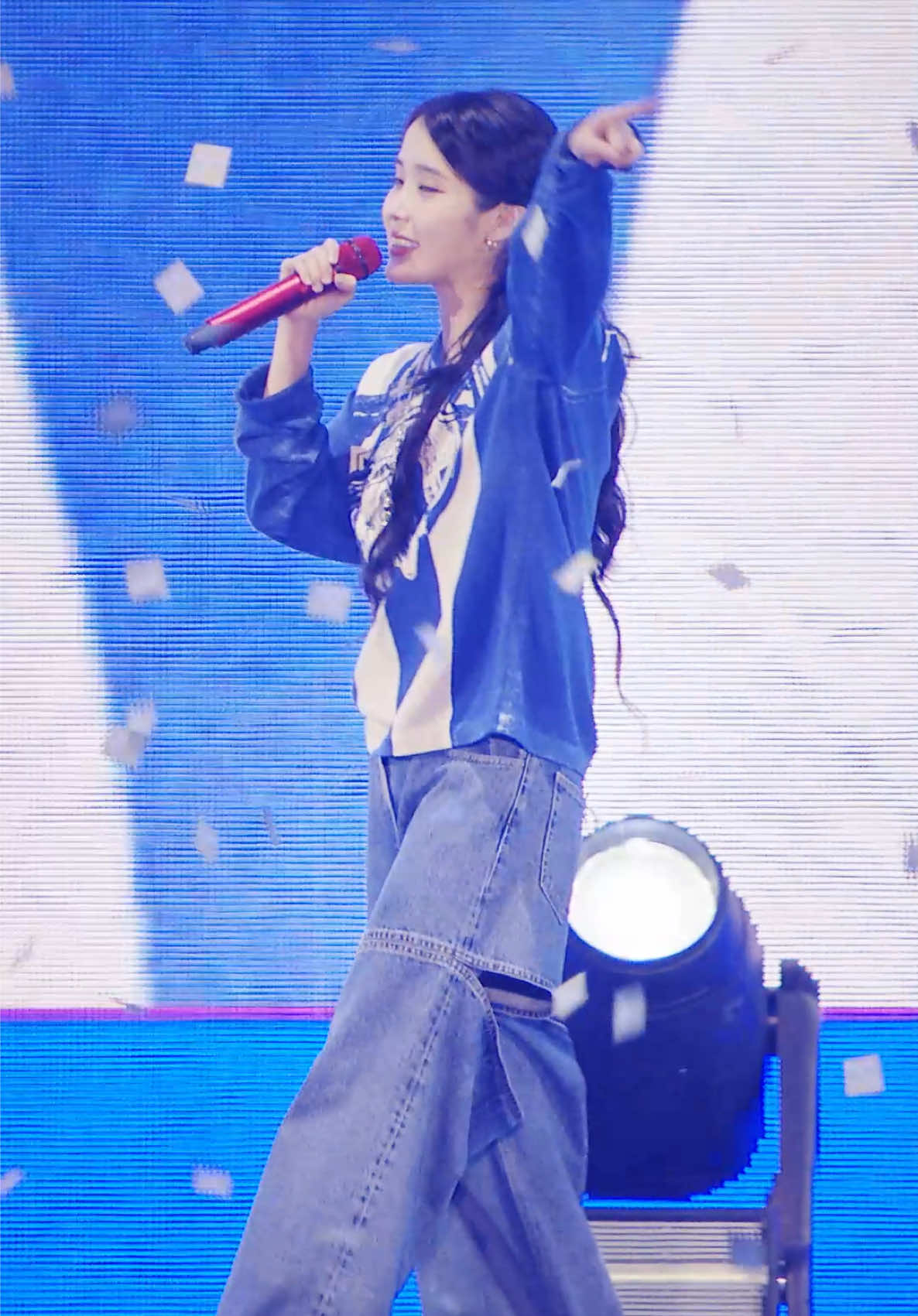 다음에는 꼭 다 같이 연습해오자!✅ #아이유 #IU #네모의꿈 #IU_FAN_MEETUP #ByeSummer 