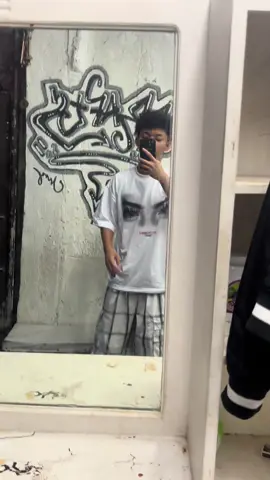 PRETTY EYES PRO CLUB  large size po yung nasa video for only ₱300 #trending #recommendedforyou #prettyeyes #viral #clothingbrand 