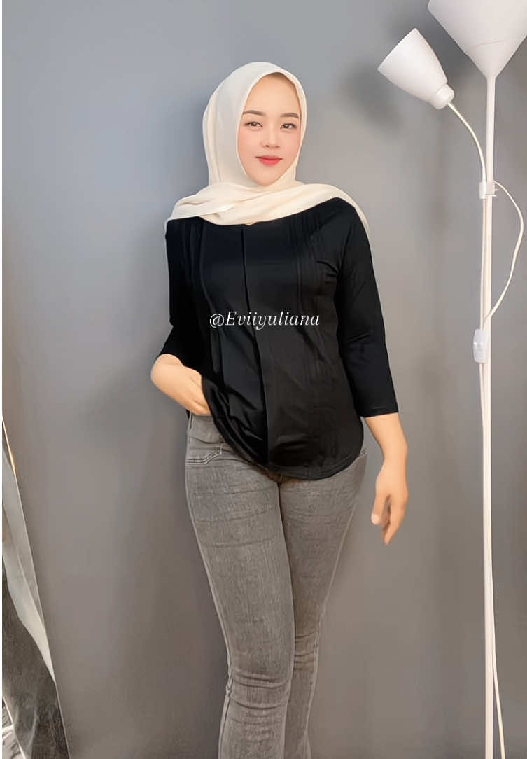 Warna hitam cakep puol #ootdfashion #OOTD #kaosmurah #kaosoversize #kaosviral 