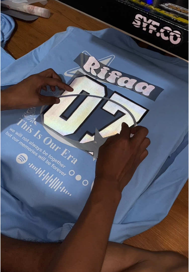 Rekomendasi desain kaos kelas siswa siswi sekolah sd smp sma sederajat, cocok buat couple satu kelas #kaoskelas #kaoscustom #kaoskelasan #kaoskelasaesthetic #custom #customkaos #customkaoskelas #kaosfyp #osis #kaosmenyala #kaosviral #kaosfyp #fyp #fypシ゚viral #fypage #fypdongggggggg #class #classb