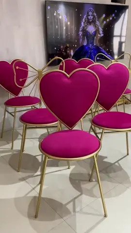 ♥️Amor e estilo na sua decoração 🥰 🔍 IDBTW-GQW-PSC #cadeira  #decoração  #coracao 