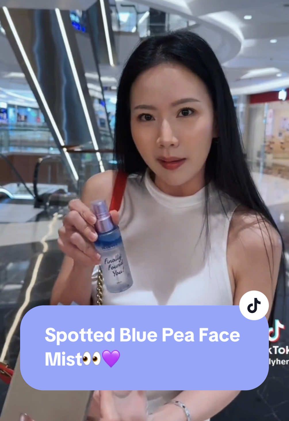 Dari toner, sunscreen, dan face mist ci @Agnes Jennifer pakai Finally Found You loh! Dan gak lupa juga untuk bawa Ocean Blue Pea Face Mist di tas!😆 Thank you ci Agnes for always loving our products!💜✨ ib: @Quezelyhere  #FinallyFoundYou #FinallySimple 