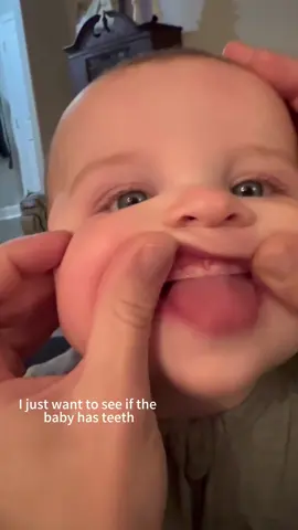 Baby reaction so cute 🥰 #baby #babylove #funnybaby #cutebaby #cute #mylove #fyp 
