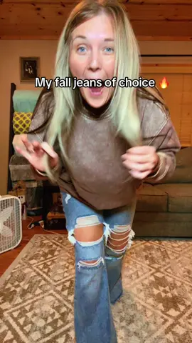 My favorite fall jeans 😍 @Dani Morgan’s Boutique #risenjeans #jeansforfall #jeans #distressedjeans #fashion 