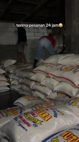 malam malam ge buat pelanggan setia mah kita dorong😂# #pbhmj #penggilinganpadi #berasauper #fyp #beraskarawang 