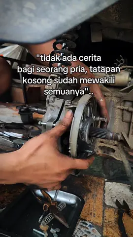 melamun sambil ☕☕☕ #storymekanik #bengkelmotor #mekanikindonesia #fypviralシviral #mekanikmuda 