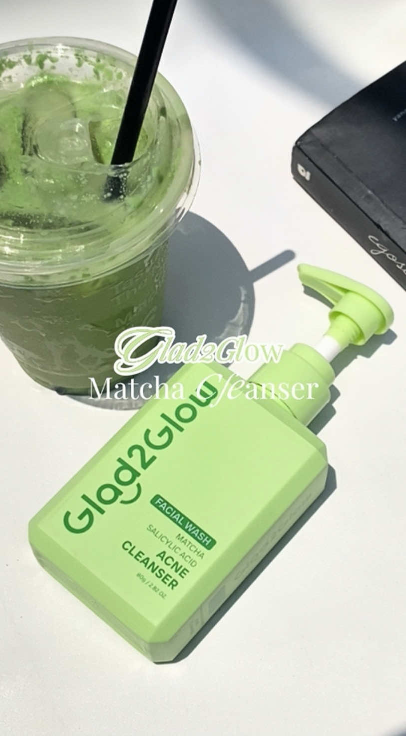 sebagai matcha lovers aku seneng bgt nemu face cleanser matcha dari @glad2glow.indo wanginya mirip bgt matcha, ini si the real face cleansernya GenZ #matchacleanser #matchag2g #fyp 