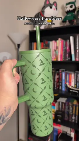 Halloween & spooky season tumblers! 🔮🌙💦 This might be the cutest and most lightweight tumbler I have! #halloween #spookyseason #tumbler #waterbottle #simplemodern 