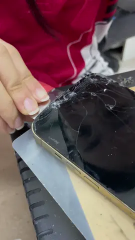 Phone korang pecah⁉️ Nak baiki⁉️ Marilah SPR untuk FREE Checking🛠️📱✨ #fyp #klrepair #tiktokreels #explorepage #screenreplacement 