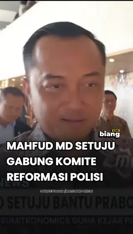 Menteri Sekretaris Negara (Mensesneg), Prasetyo Hadi membenarkan pihaknya telah mengajak mantan Menko Polhukam, Mahfud MD, untuk bergabung ke Komite Reformasi Kepolisian.  “Alhamdulillah beliau menyampaikan kesediaan untuk ikut bergabung,” ujar Prasetyo Juru Bicara Presiden itu belum mengungkap posisi Mahfud, termasuk peluang menjadi ketua komite. Dia meminta publik menunggu pengumuman lebih lanjut dari pemerintah. “Ya bersama-sama lah (di Komite Reformasi Kepolisian), belum ada yang ditunjuk siapa yang akan menjadi ketua,” ucap Prasetyo. Selain Mahfud, politikus Partai Gerindra itu juga menyebut komite akan diisi oleh mantan Kapolri. “Ada lah, beberapa nama,” ujarnya. Prasetyo mengatakan tim itu akan berisi sembilan orang. Mereka tidak dipatok waktu atau deadline dalam bekerja. “Enggak ada lah, enggak ada deadline-nya,” ucap Prasetyo. #biangkini #reformasipolisi #kabinetmerahputih #prabowosubianto #mahfudmd 