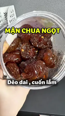 Mận chua cay, chua nhiều nhưng rất ngon. 