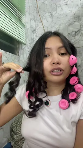 Hindi overnight, Hindi iniintan, Hindi mahal! Ito yung mushroombell heatless hair curler. Heatless pangkulot. Bouncy and healthy healthy curls. #heatlesshaircurler #haircurler #pangkulotngbuhok #curlyhair #pangkulot 