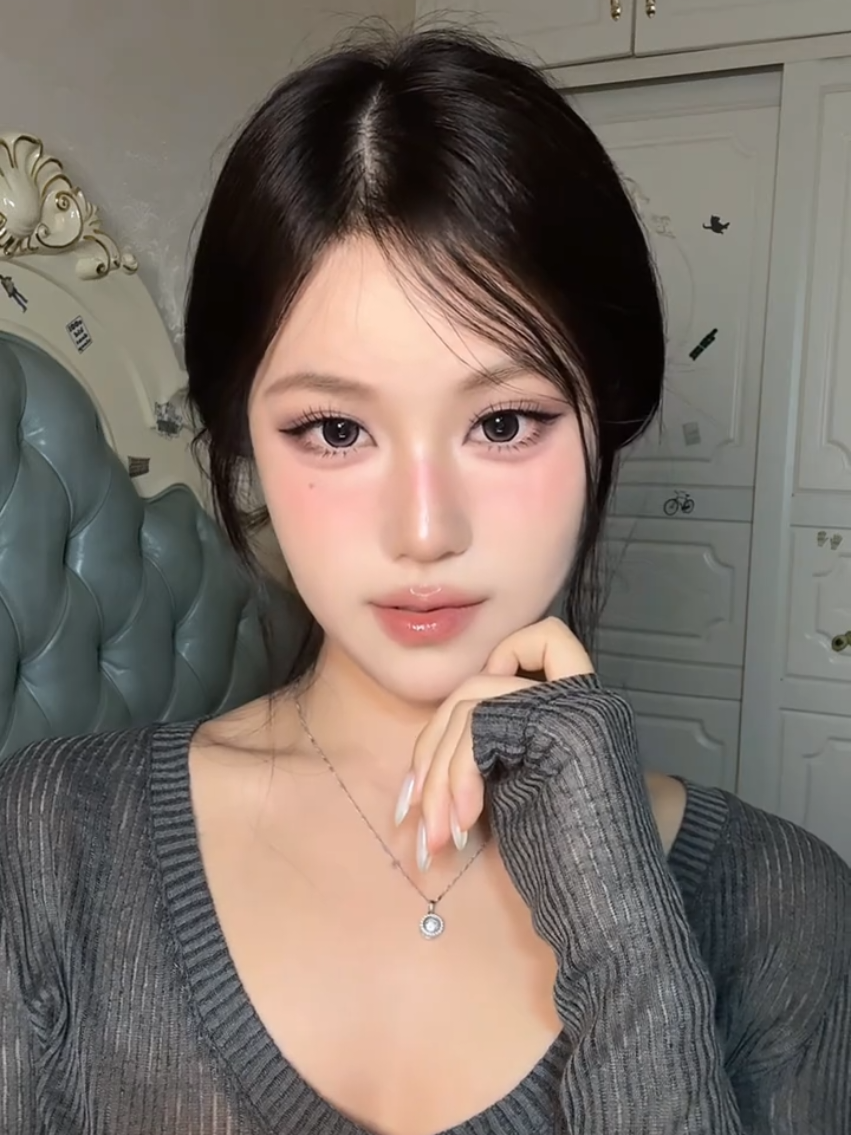 Lee Chae Young's inspirational makeup | A tipsy Korean makeup look that's full of atmosphere~ #makeup #today'smakeup #LeeChae Young #smokymakeup #beforemakeup