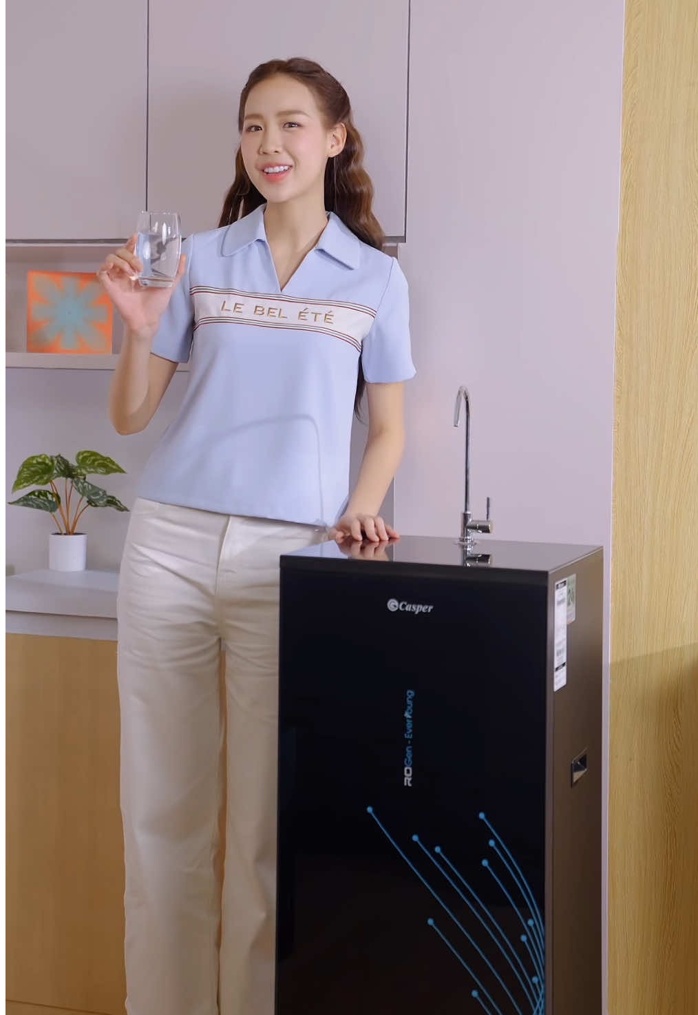 Hoa hậu Bảo Ngọc chọn máy lọc nước Casper 🌿 Mỗi ngày một ly tinh khiết để duy trì lối sống khỏe và lành mạnh💧✨  Với Casper, bạn cũng có thể an tâm cho sức khỏe gia đình mình nhé 🥰 #casper #maylocnuocro #maylocnuoc #maylocnuochydrogen #hoahaubaongoc 