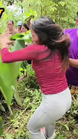 “Bana nga pirmi motigway sa baka, nasakpan sa asawa nga nagsabsab sa lain nga sagbot 🌿🐄” Balita: Usa ka bana ang pirmi magbalik-balik sa tigwayan sa iyang baka, hinungdan nga nasuspetsahan sa asawa. Maong gisundan kini ug gi-ukoy, ug didto sa ilawom sa hagonoy nga sagbot iyang nakita ang bana uban sa usa ka babaye. Misulti pa ang bana nga, “wala daw siya makasabsab,” ug mitubag usab ang babaye nga, “wala gyod makasabsab sa akong sagbot ang imong bana, nagsilong ra mi diri kay basin mabasa mi sa ulan.” Tungod sa hitabo, gidala sa mga tawo ang mag-asawa ug ang babaye sa barangay aron husayon. 🎭 Moral Lesson 1: “Mga bana, kung sa baka ra mo mangitag rason, ayaw ug pasobra kay basin masapsaban mo sa inyong asawa. Ang kaminyoon dili sagbot nga bisan kinsa makasuroy, ug maka-sabsab kini sama sa tanom nga kinahanglan ampingan sa duha magti-ayon. 🌱💍” 📖 Moral Lesson 2: “Mga bana, magpuyo kita nga matinud-anon ug magmatinumanon sa atong asawa. Mga asawa, magpabilin nga matinahuron ug magbantay sa inyong kaugalingon. Ug mga dalaga, ampingi ang inyong pagkatawo ug ayaw ihatag sa dili ninyo bana. Ang kaminyoon balaan sa mata sa Dios ug dili angay hugawan. 🌱💍” ⚠️ Disclaimer: This news is dramatized for educational and moral purposes. Any resemblance to real people, events, or reports is purely coincidental. The moral lesson can be seen and heard in the advice shared at the end of the news.