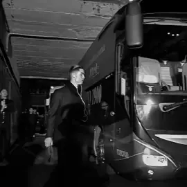 هناك من تذكر شيآٓ 🙇🏻💔 #foryo  #تصميم_فيديوهات🎶🎤  #مشاهداتي #مشاهدات #رونالدو 