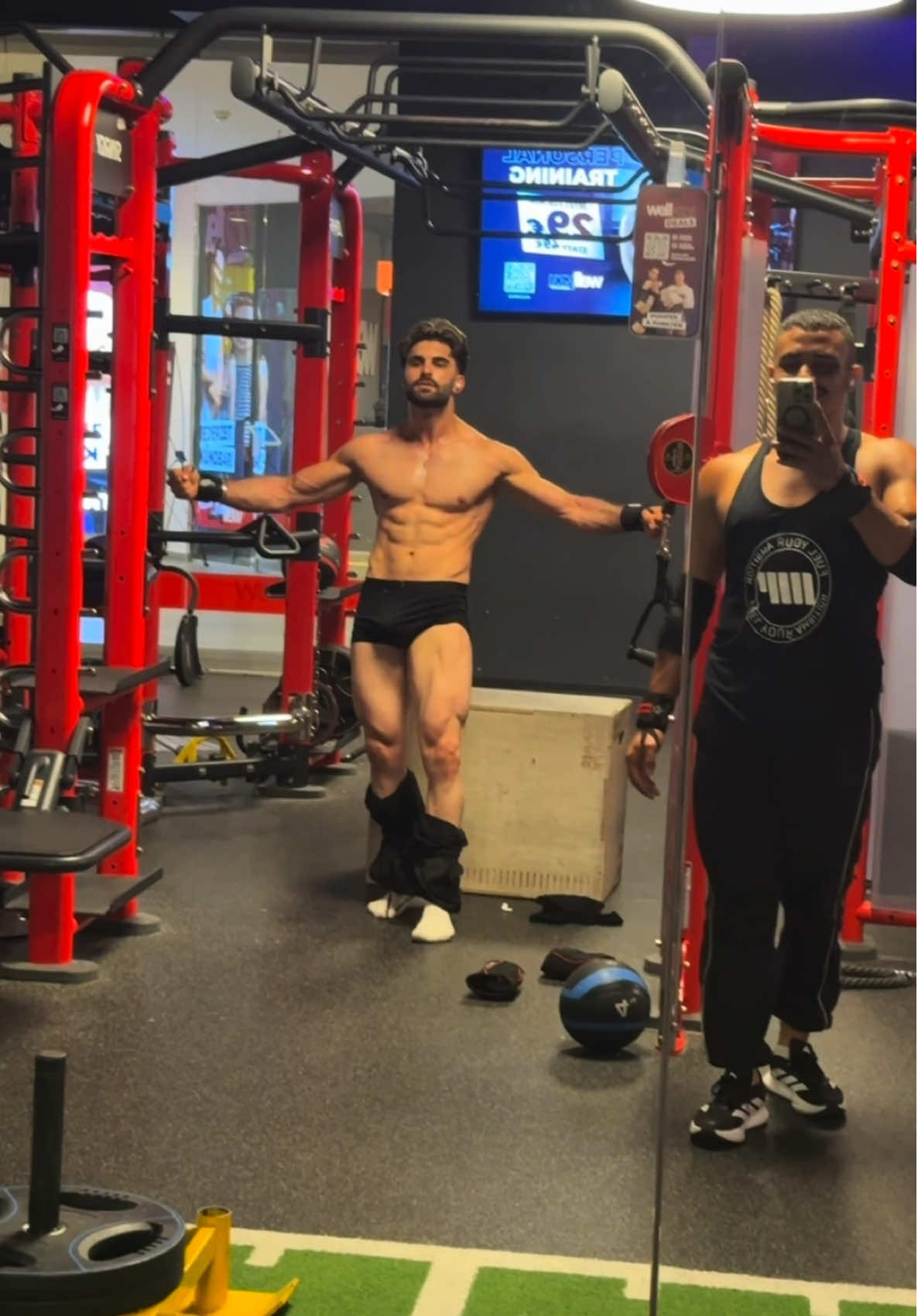 “If you want to achieve your dream body, send me a message . اذا بدكن جسم احلامكم بعتولي رسالة . . . #Fitness #gym #explore #foryou 