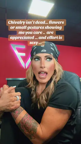 Like cmon it isn’t that hard … #chivalry #gestures #lesbian #dating101  #wlw 