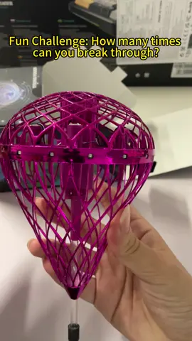 @Thepersonyoumostwanttoplaywithinthecommentsection!#fly#TikTokMadeMeBuyIt#SummerToys#FamilyFun #Flyball 