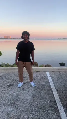 Default dance just make u feel good 😂 #fyp #dance #amazing #fypシ゚viral #viral 