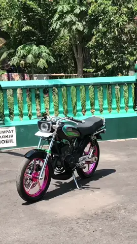 keterangan rx s th 82 -stang domino -gas spontan acerbis  -master rem nissin impor  -selang rem ride it -handspat daytona -handle kopling r25 -jalu pcx -skok depan ninja impor rebound by RFF -braket lampu set bpro -hadlamp ori, biled by vfahid -plat akrilik -kaliper nissin set braket -piringan day floating grey -body original -velg vnd -ban drc 2 -reting variasi cb -kop rxking poder -bak kanan kiri rxking poder -buring rx s, seher rxking -membran rx z -manifold lurus yeis nova dash -karbu pwm 38 -magnit rxking std set -rongsel rxking -fostep crome -fostep ducati -gear set sss -arm supertrek  -skok belakang ktc ori rebound -lampu belakang tiger -knalpot mb ranto -paha rem by jrp -stick rem stanles -slah rxking new crome -borgol skok by jrp -kontak cb custom #rxspesial #fy #yahyagapapa 
