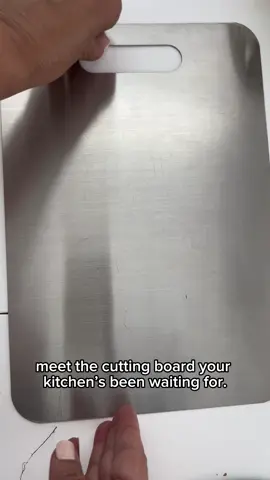 Upgrade your meal prep with a cutting board that’s as tough as it is stylish. #cuttingboard #titaniumcuttingboard #kitchengadgets #kitchenware #kitchenessentials 