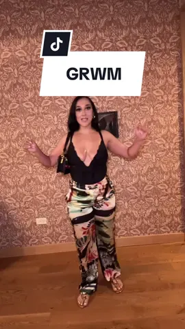 5’3, 155 wearing size M bodysuit shapewear. 