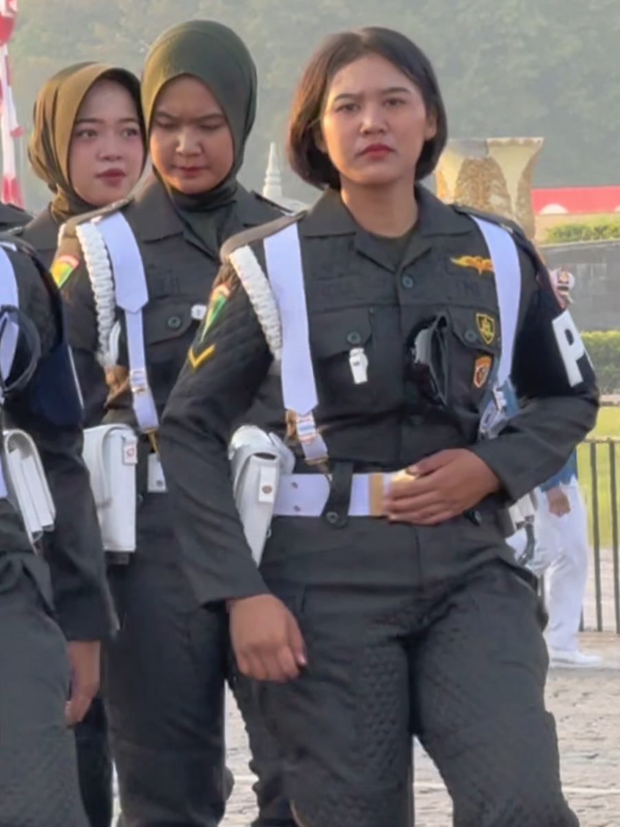 Sungguh Mantap dan Menawan 🔥 Serda Cpm Anindya Tentara Cantik Polisi Militer TNI Angkatan Darat #tentara #tni #tniad #polisimiliter #paspampres ‼️ @Anindya 