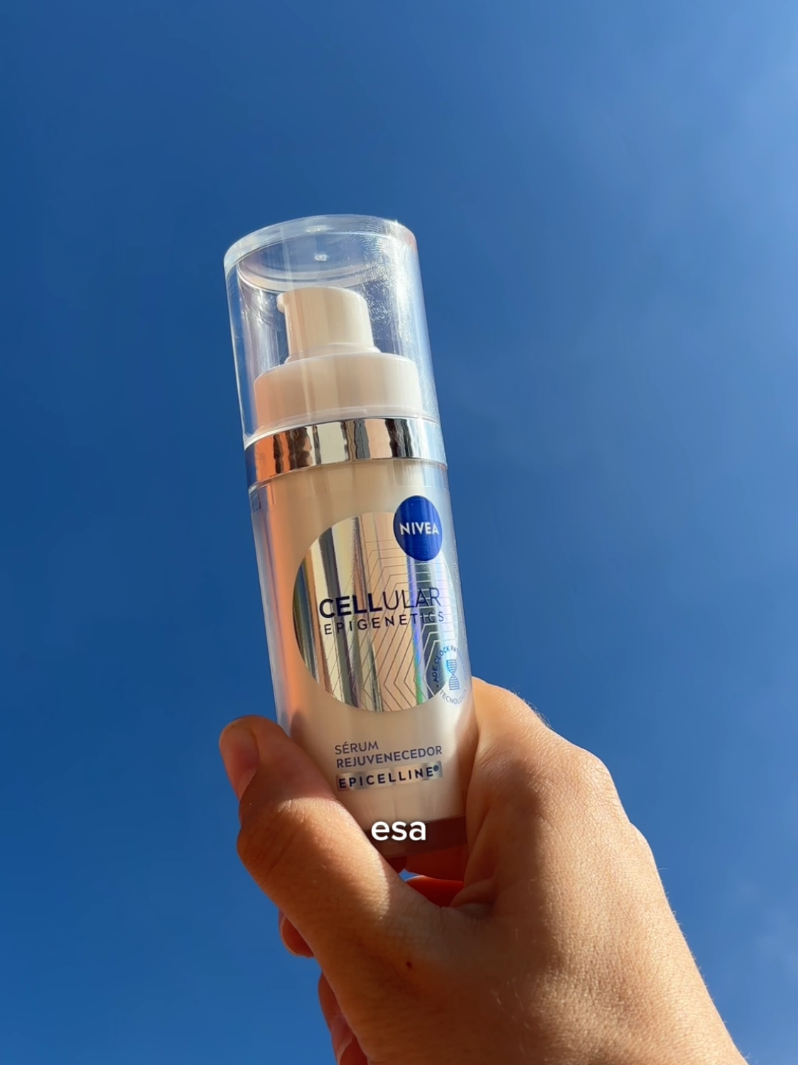 ✨ ¿Imaginas ver tu piel más joven en solo 2 semanas?  Con NIVEA Cellular Epigenetics Sérum Rejuvenecedor es una realidad 💙 🔬 Con Epicelline®, innovación en ciencia epigenética 💧 Enriquecido con 3 tipos de Ácido Hialurónico  ✅ Probado clínicamente con Age Clock Technology®  👉 Reduce 10 signos visibles del envejecimiento  👉 Piel más luminosa, firme y rellena  👉 Ideal para todo tipo de piel  💫 El futuro de tu piel empieza hoy. 🛍️ Encuéntralo en TikTok Shop  #NIVEA #RutinaFacial #epigenetics 